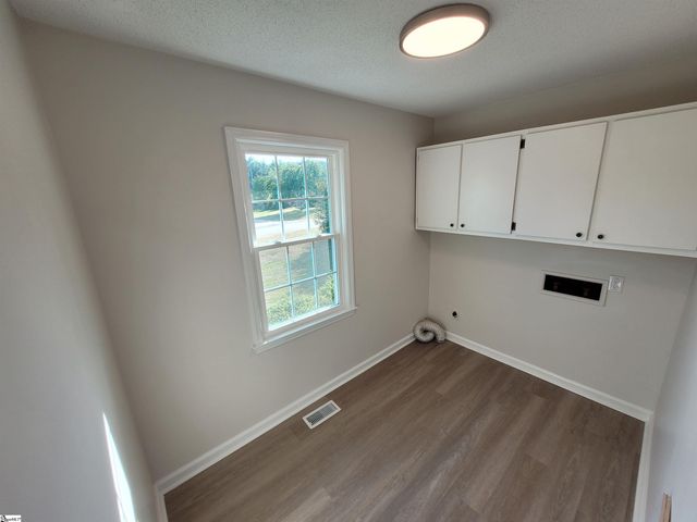 117 Hendrix Drive, Boiling Springs, SC 29316