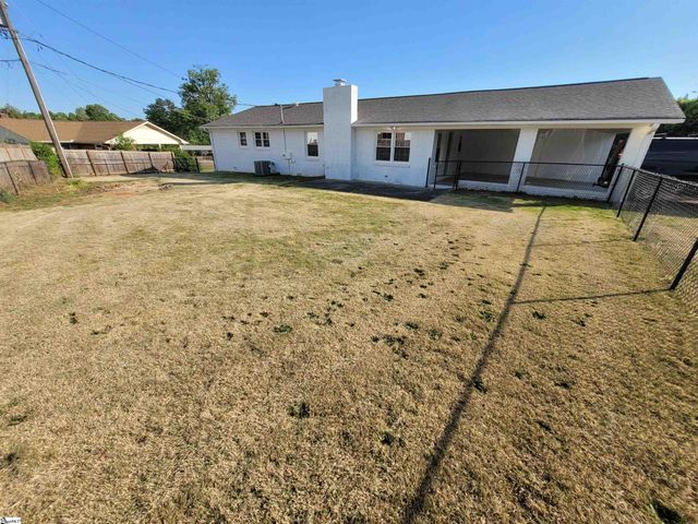 117 Hendrix Drive, Boiling Springs, SC 29316