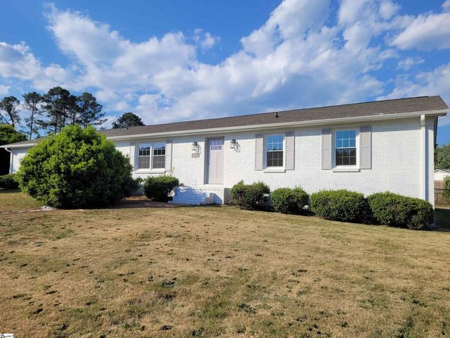 117 Hendrix Drive, Boiling Springs, SC 29316