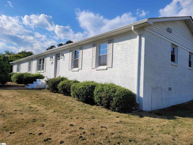 117 Hendrix Drive, Boiling Springs, SC 29316