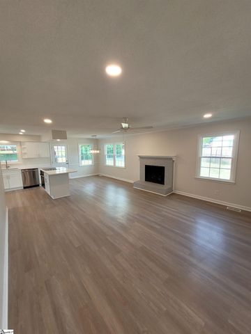 117 Hendrix Drive, Boiling Springs, SC 29316