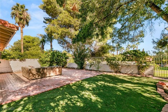 2101 CALLE DE ESPANA, Las Vegas, NV 89102