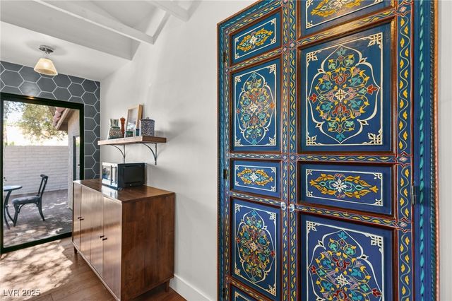 2101 CALLE DE ESPANA, Las Vegas, NV 89102