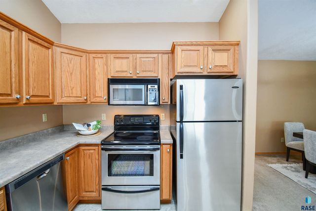 4704 S Acorn Ave Avenue, Sioux Falls, SD 57105