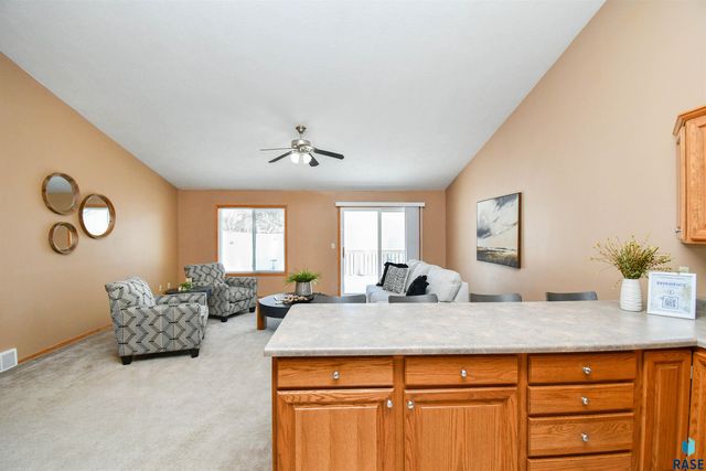 4704 S Acorn Ave Avenue, Sioux Falls, SD 57105