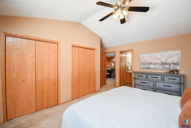 4704 S Acorn Ave Avenue, Sioux Falls, SD 57105