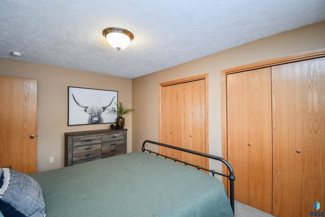 4704 S Acorn Ave Avenue, Sioux Falls, SD 57105