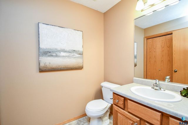 4704 S Acorn Ave Avenue, Sioux Falls, SD 57105