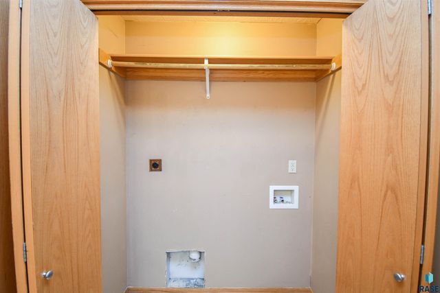 4704 S Acorn Ave Avenue, Sioux Falls, SD 57105