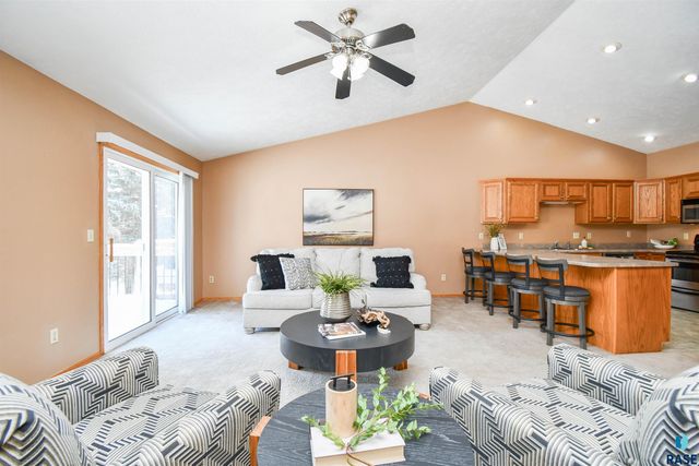 4704 S Acorn Ave Avenue, Sioux Falls, SD 57105