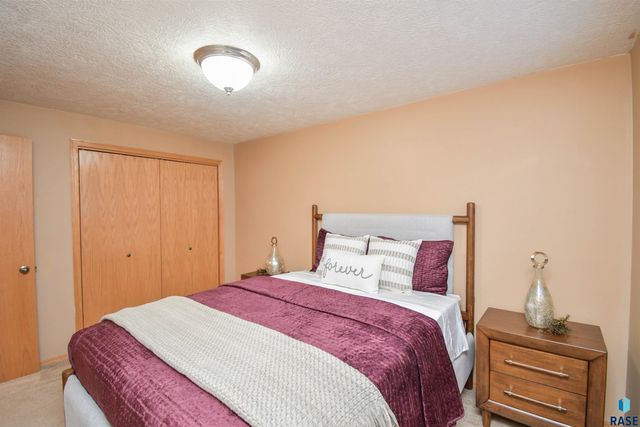 4704 S Acorn Ave Avenue, Sioux Falls, SD 57105