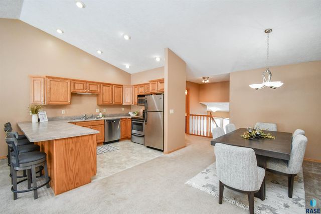 4704 S Acorn Ave Avenue, Sioux Falls, SD 57105