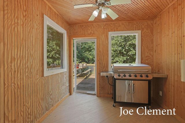 9347 Cedar Pines Lane Ne, Algoma Twp, MI 49345