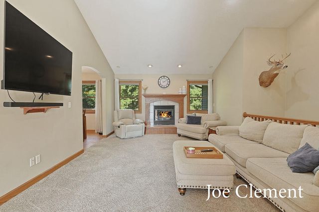 9347 Cedar Pines Lane Ne, Algoma Twp, MI 49345