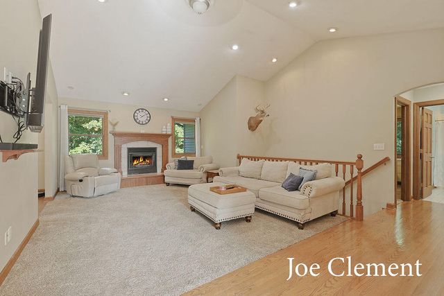 9347 Cedar Pines Lane Ne, Algoma Twp, MI 49345