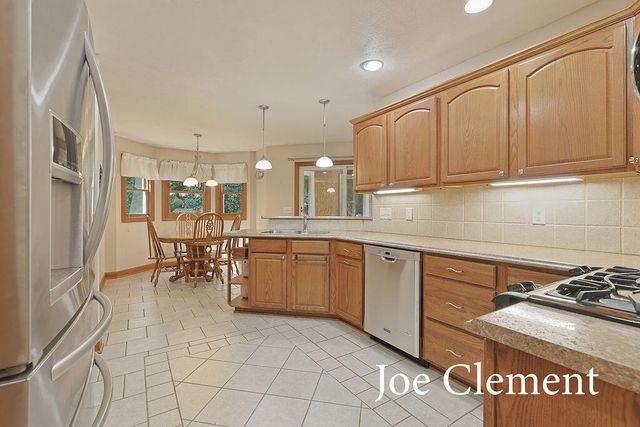 9347 Cedar Pines Lane Ne, Algoma Twp, MI 49345