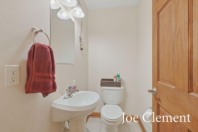 9347 Cedar Pines Lane Ne, Algoma Twp, MI 49345