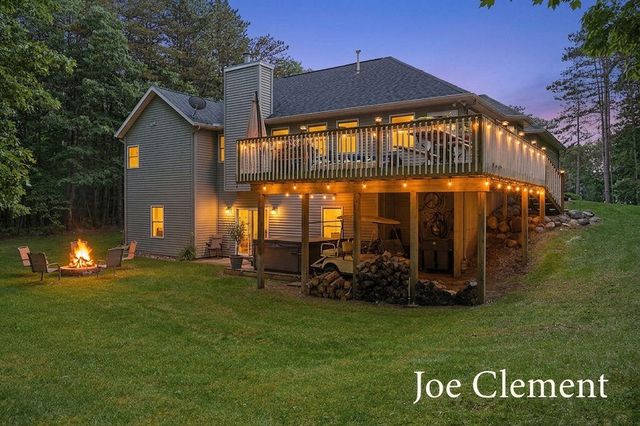 9347 Cedar Pines Lane Ne, Algoma Twp, MI 49345