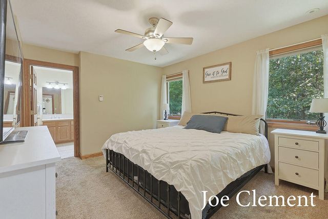 9347 Cedar Pines Lane Ne, Algoma Twp, MI 49345