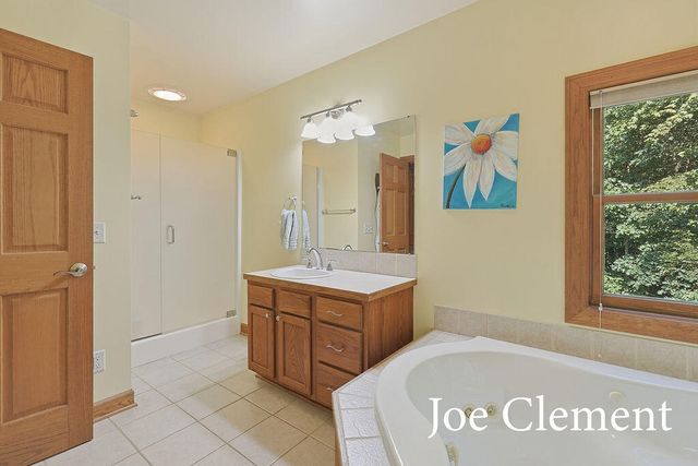 9347 Cedar Pines Lane Ne, Algoma Twp, MI 49345