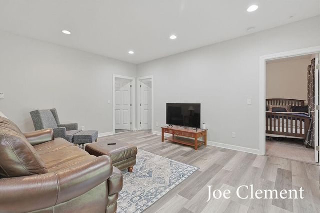 9347 Cedar Pines Lane Ne, Algoma Twp, MI 49345