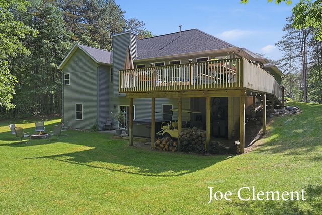 9347 Cedar Pines Lane Ne, Algoma Twp, MI 49345