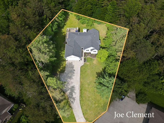 9347 Cedar Pines Lane Ne, Algoma Twp, MI 49345