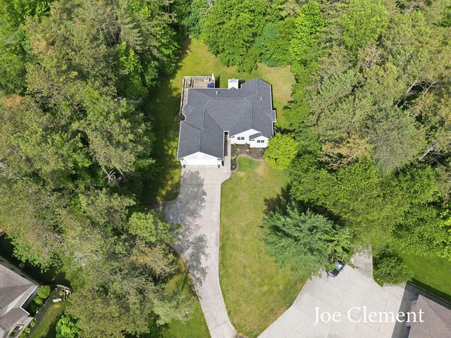 9347 Cedar Pines Lane Ne, Algoma Twp, MI 49345