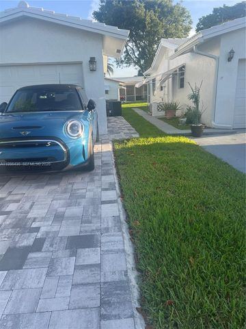 8221 NW 14th Street, Plantation, FL 33322