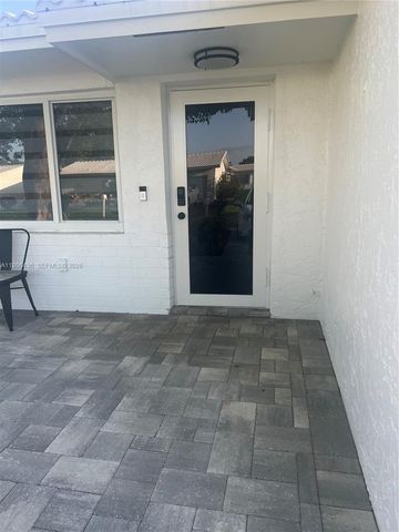 8221 NW 14th Street, Plantation, FL 33322