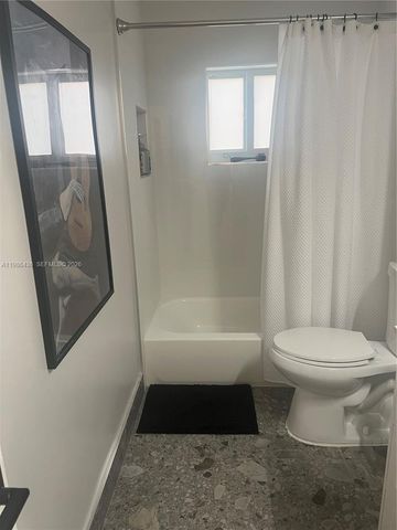 8221 NW 14th Street, Plantation, FL 33322