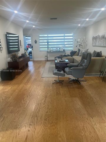 8221 NW 14th Street, Plantation, FL 33322