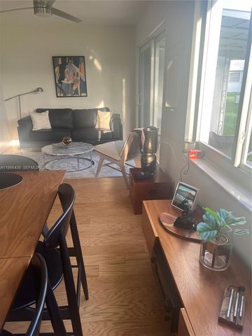 8221 NW 14th Street, Plantation, FL 33322