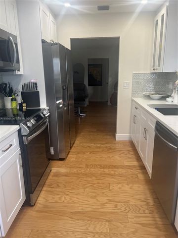 8221 NW 14th Street, Plantation, FL 33322