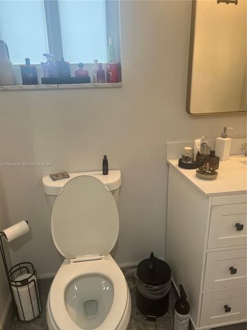 8221 NW 14th Street, Plantation, FL 33322
