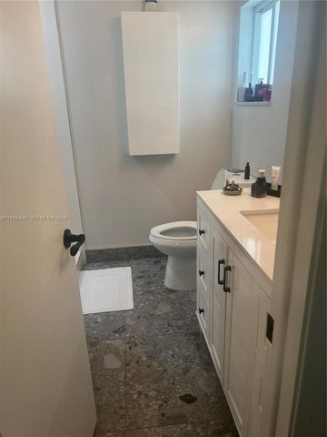 8221 NW 14th Street, Plantation, FL 33322
