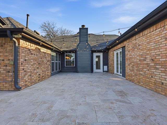 1227 Cambridge Drive, Carrollton, TX 75007