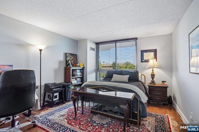 1077 River Road 303, Edgewater, NJ 07020