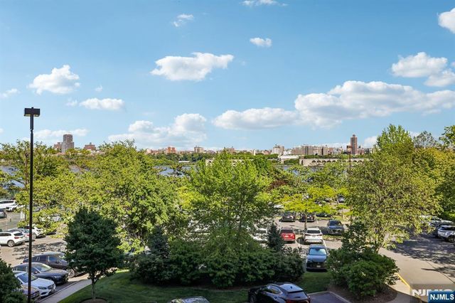 1077 River Road 303, Edgewater, NJ 07020