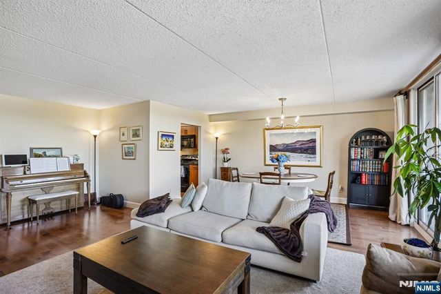 1077 River Road 303, Edgewater, NJ 07020