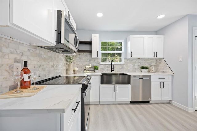 9405 Cathedral Drive, Houston, TX 77051