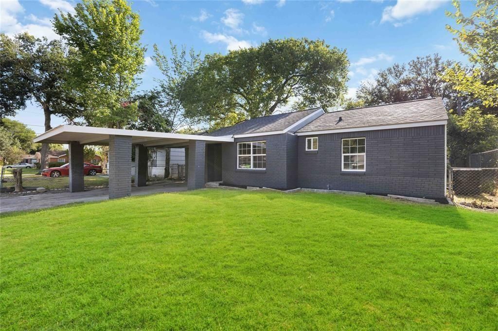 9405 Cathedral Drive, Houston, TX 77051