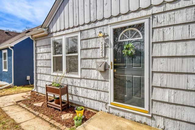 5424 30th Avenue S, Minneapolis, MN 55417