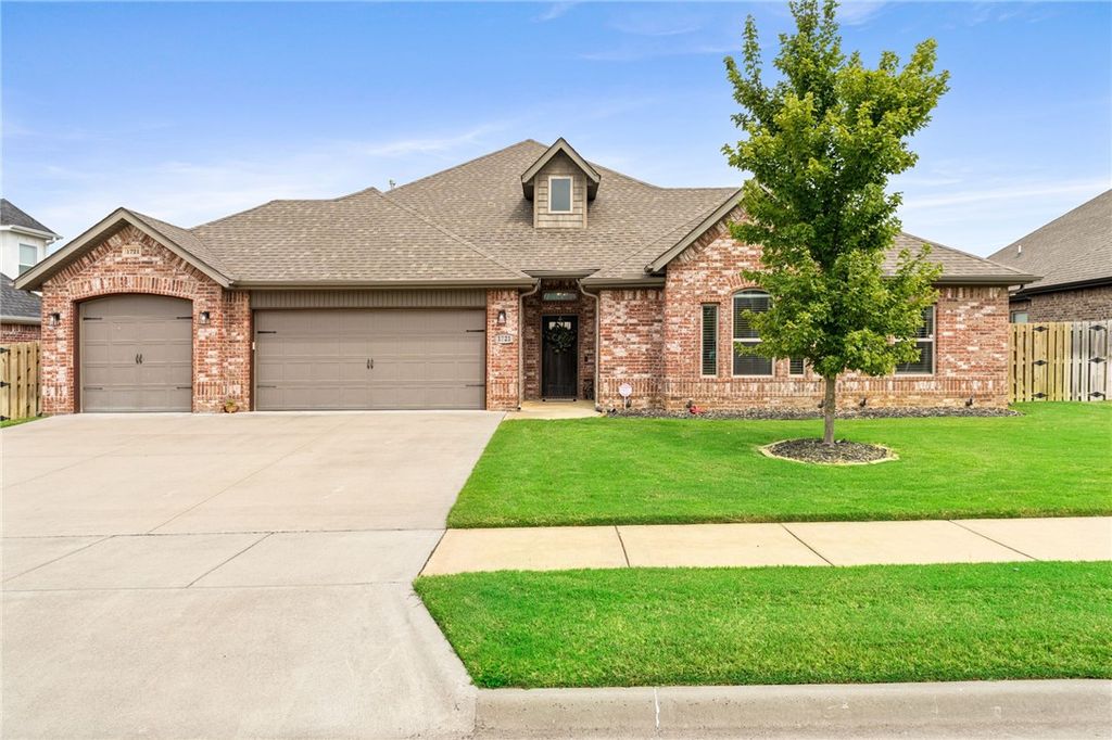 1721 Cherrie, Bentonville, AR 72713