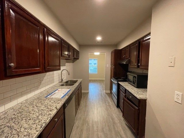1017 Mullins Street, Irving, TX 75061