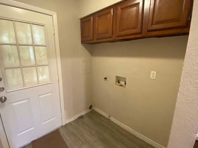 1017 Mullins Street, Irving, TX 75061