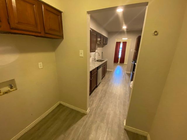 1017 Mullins Street, Irving, TX 75061