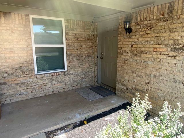 1017 Mullins Street, Irving, TX 75061