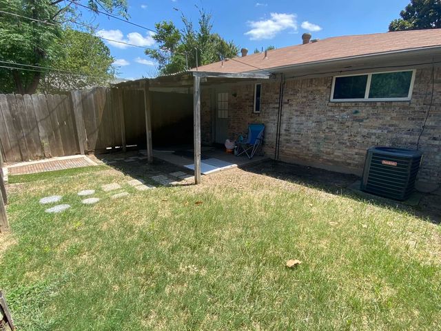 1017 Mullins Street, Irving, TX 75061