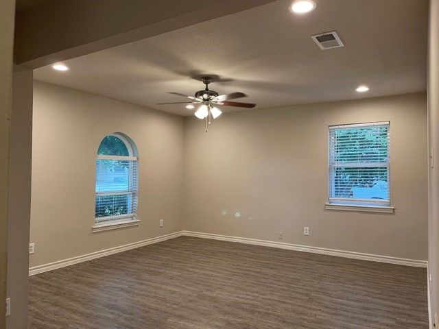 1017 Mullins Street, Irving, TX 75061